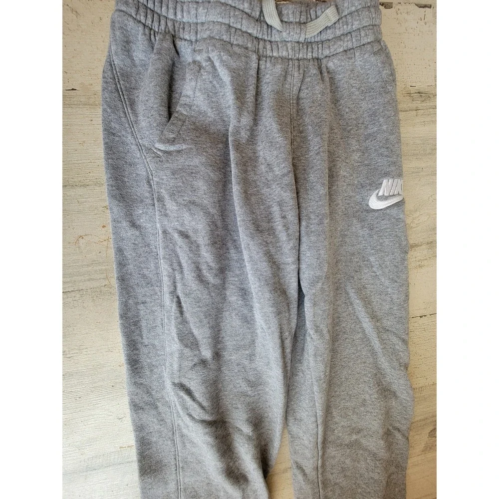 Nike medium youth gray jogger sweatpants children apparel sports